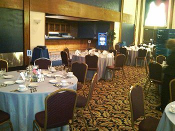 Hotel Carlisle & Embers Convention Center Buitenkant foto