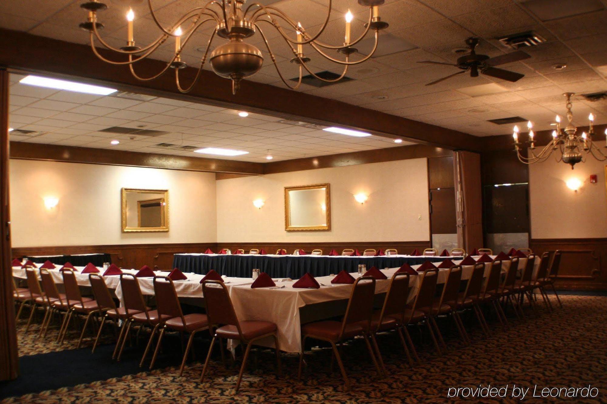 Hotel Carlisle & Embers Convention Center Faciliteiten foto